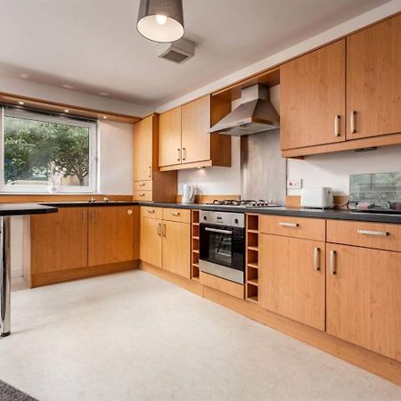 Walker Suite No 60 - Donnini Apartments Килмарнок Екстериор снимка